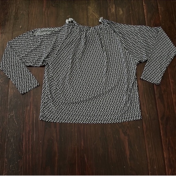 MICHAEL by Michael Kors Geometric Cold Shoulder Blouse - Picture 6 of 8